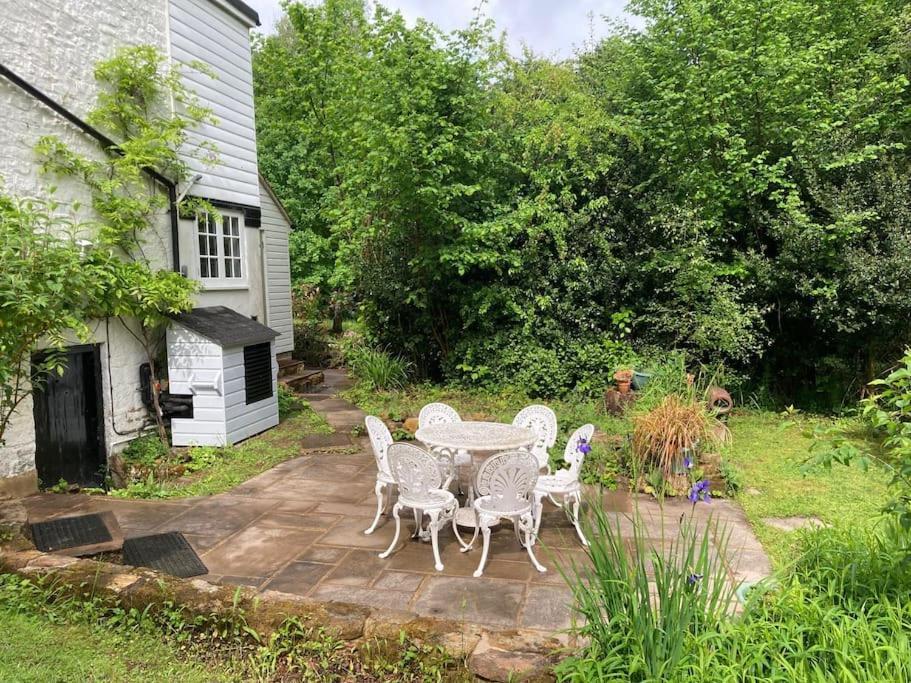 Ashdown Forest Character Cottage, 18Th Century Crowborough Exterior photo